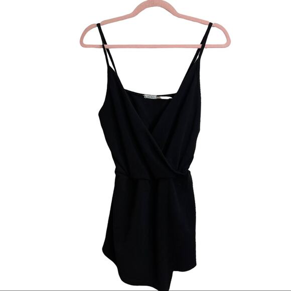 Kimchi Blue Urban Outfitters Black V Neck Romper - Picture 1 of 8